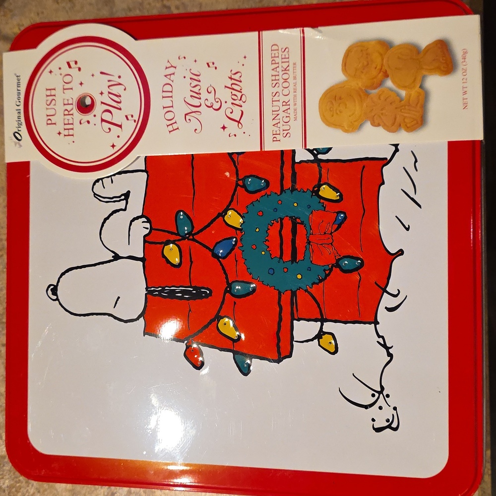 Peanuts Snoopy Musical Metal Tin With Shaped Sugar Cookies Storage Container NWT